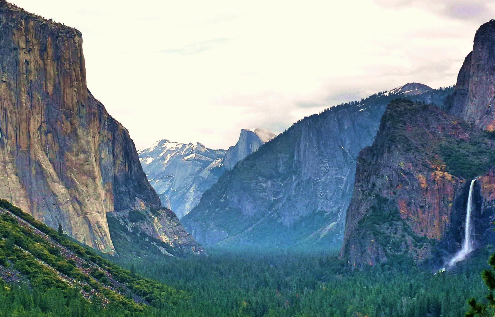 The Sierra Nevada high country east of Fresno, gateway to Yosemite, Kings Canyon, and Sequoia