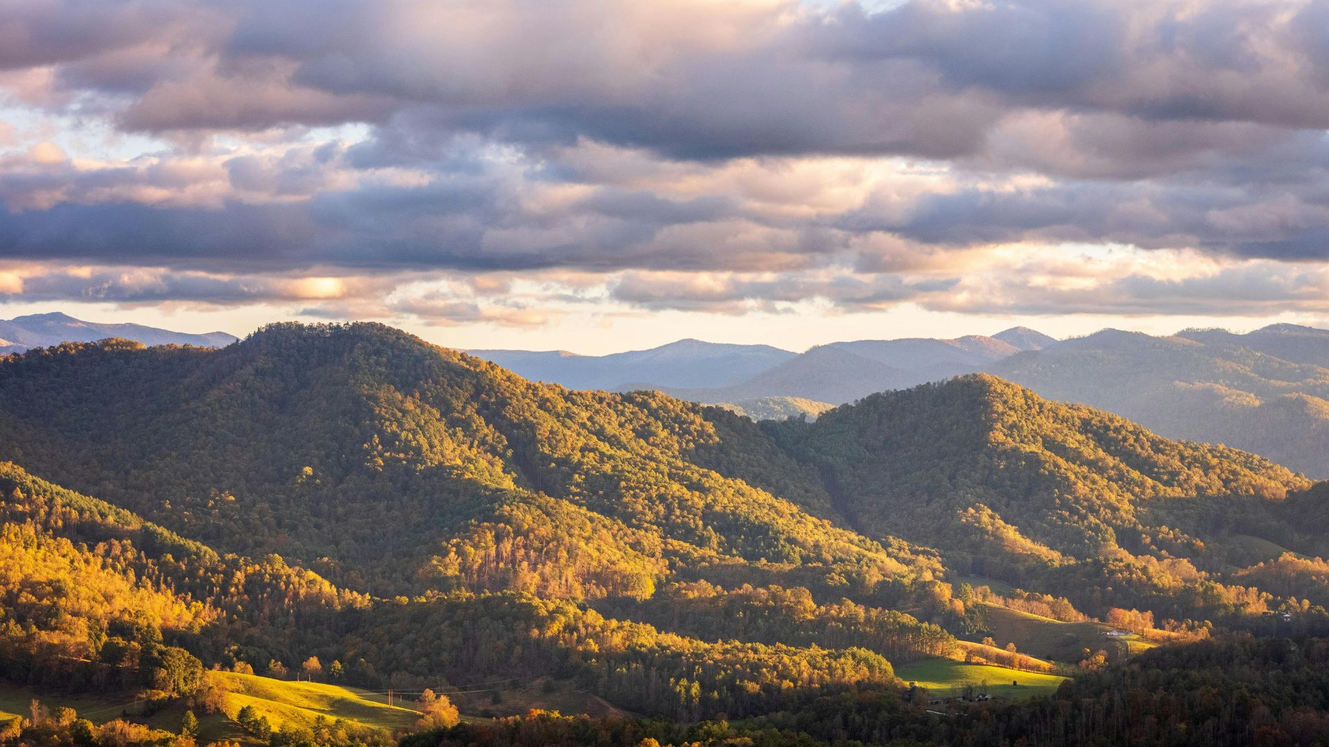 Great Smoky Mountains in East Tennessee with cabin homes