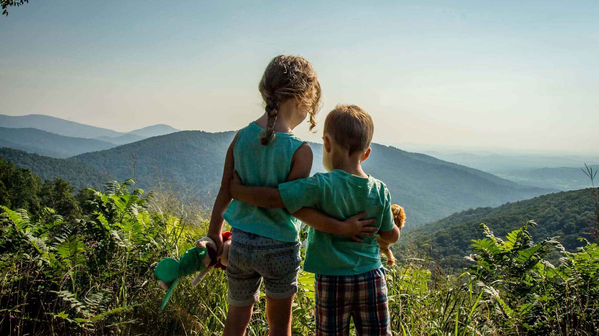 Family hiking in Virginia mountains